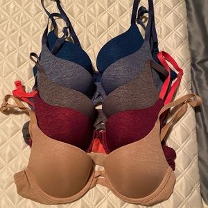 5 VS T-shirt Push-up bras 32A LIKE NEW